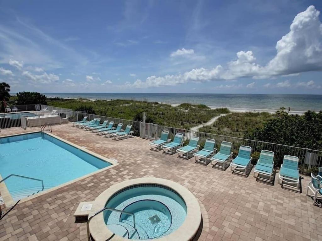 Oceanway 203 - Upscale Oceanfront Condo - 2Br And 2Ba Indian Rocks Beach Exterior photo